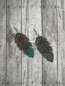 Distressed Southwest Feathers